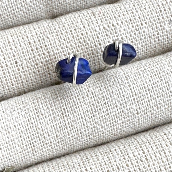 Lapis lazuli super dainty handmade studs/wisdom and protection earrings - Picture 2 of 5